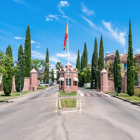 Flamingos Luxurious-royal Flamingos